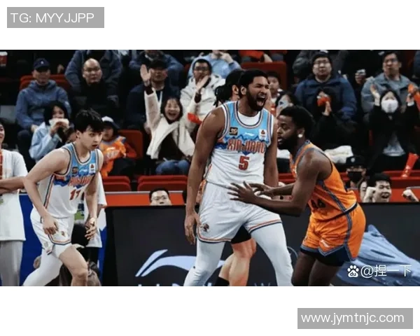 2020年6月20日cBA青岛队与新疆队激战正酣精彩瞬间回顾 2020年6月20日cBA青岛队与新疆队激战正酣精彩瞬间回顾