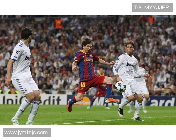 梅西领衔巴萨对阵皇马的经典对决六人围攻的传奇时刻